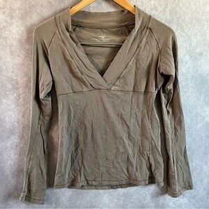 🔺SOLD🔺Patagonia Top Womens Small Gray / Beige Respite Long Sleeve V-Neck Graphic